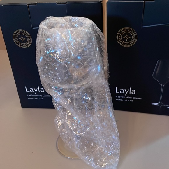 Set of 2 (8 total) Layla white wine glasses. 4 to a set, 2 boxes total. - Picture 2 of 6
